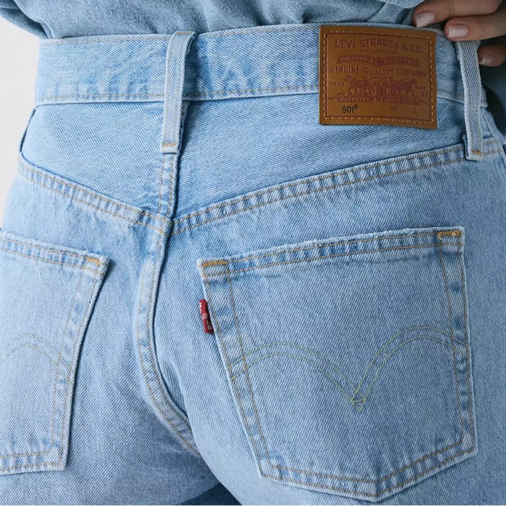 Levi's® 501 Original Denim Short size 25 - Picture 4 of 6